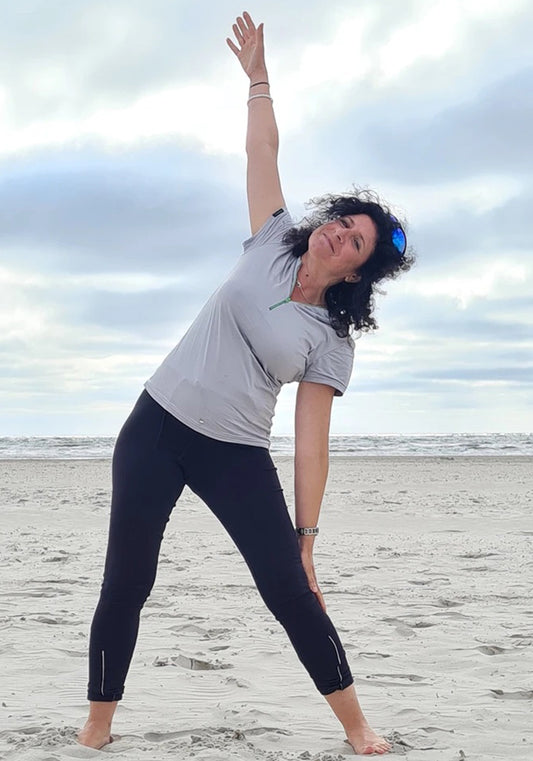 Gymnastik an der Nordsee mit Damen Sportshirt kurzarm von braganza